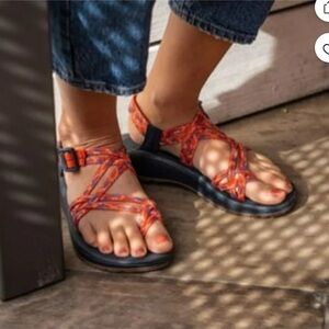 Chaco Cloud Solid Everglade Sandals size 8